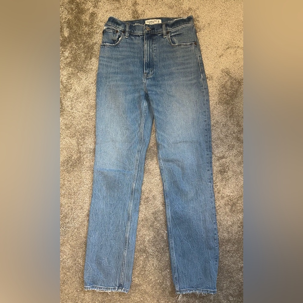 Abercrombie & Fitch '90s Straight Ultra High Rise Jeans - Picture 6 of 8